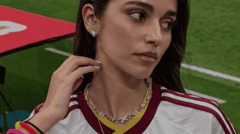 lamine yamal necklace girlfriend